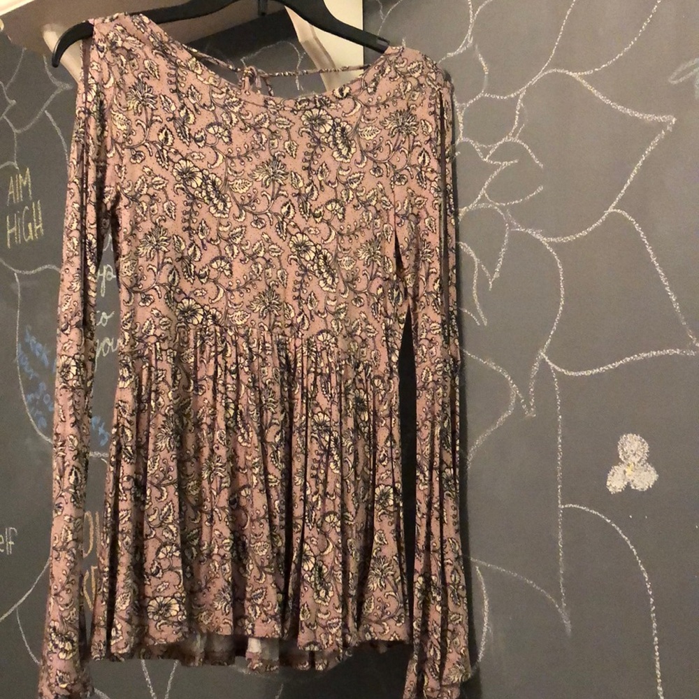 American Eagle Flowy Shirt